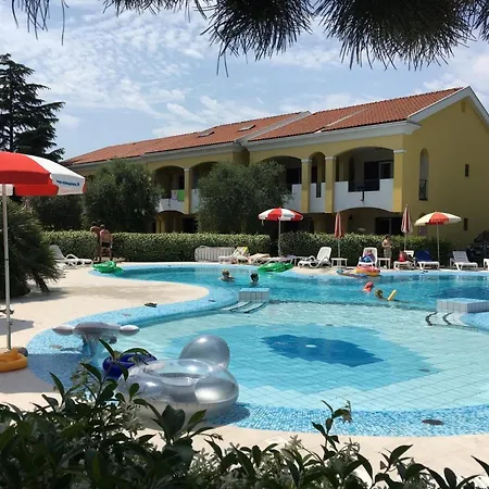 Holiday home Fuer 10 Personen Ca 100 Qm In Bibione, Adriakueste Italien Und Umgebung *